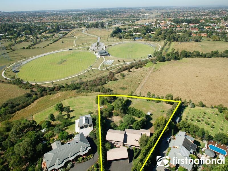 11-12 Maclaine Court, Narre Warren North VIC 3804