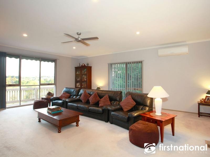 11-12 Maclaine Court, Narre Warren North VIC 3804