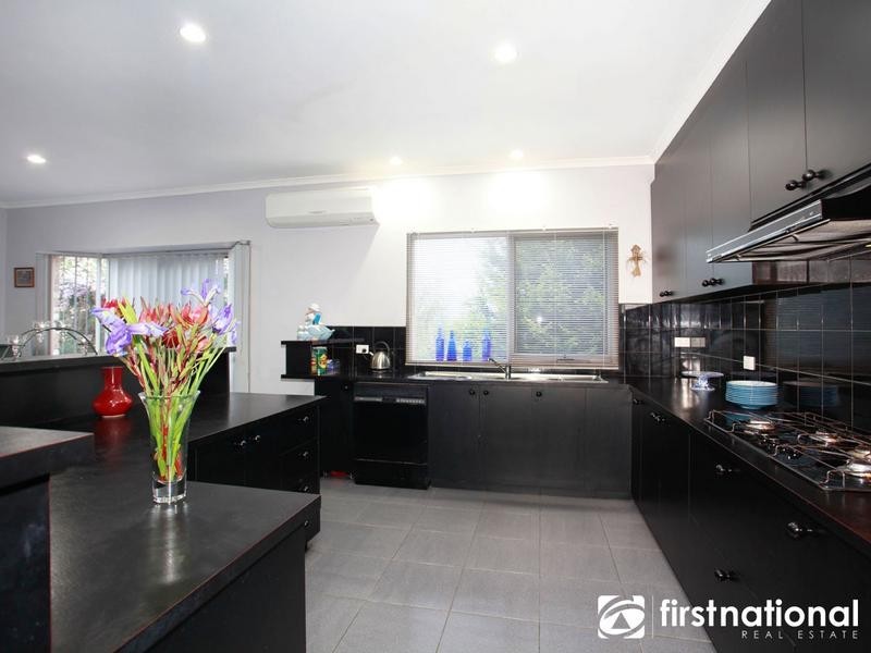 11-12 Maclaine Court, Narre Warren North VIC 3804