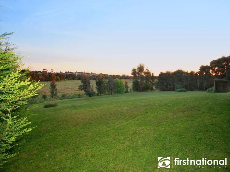 11-12 Maclaine Court, Narre Warren North VIC 3804