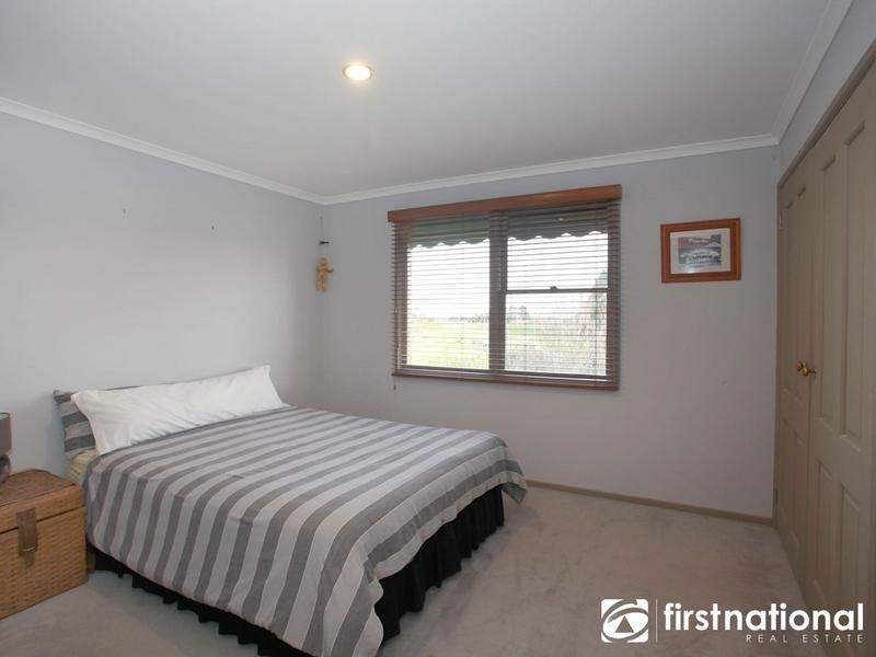 11-12 Maclaine Court, Narre Warren North VIC 3804