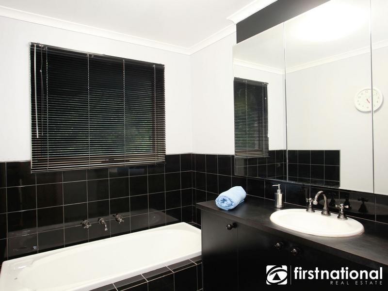 11-12 Maclaine Court, Narre Warren North VIC 3804
