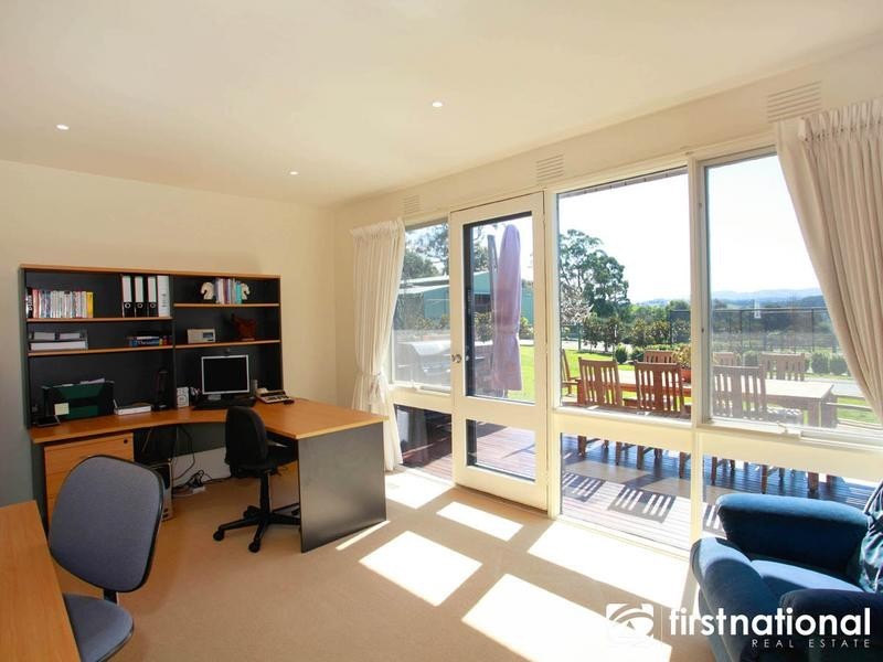 70 Hayseys Road, Narre Warren East VIC 3804