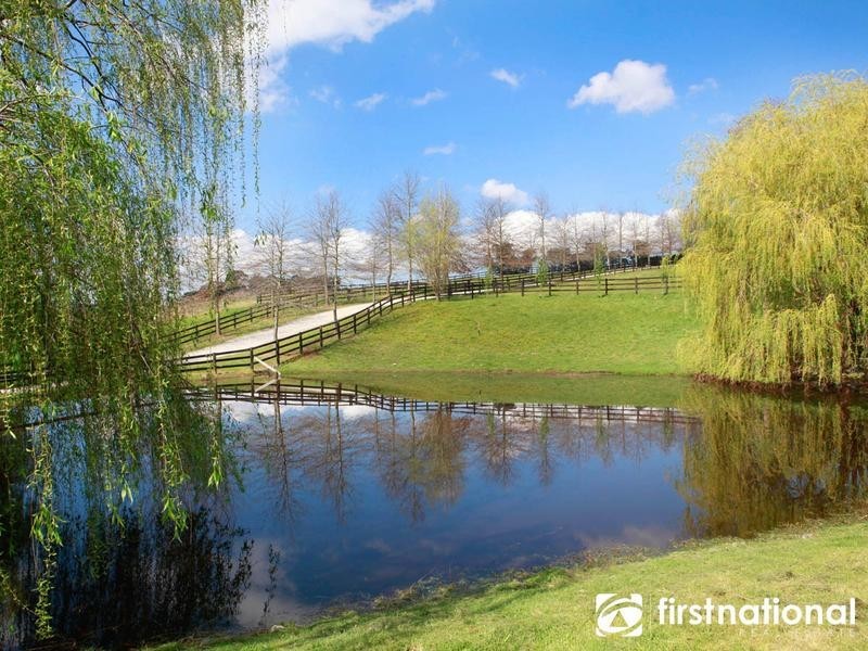 70 Hayseys Rd, Narre Warren East VIC 3804