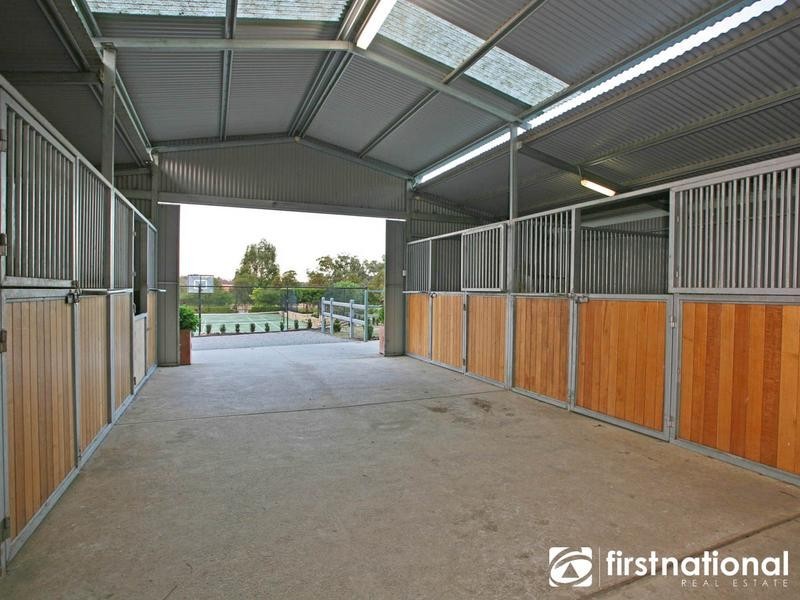 70 Hayseys Rd, Narre Warren East VIC 3804