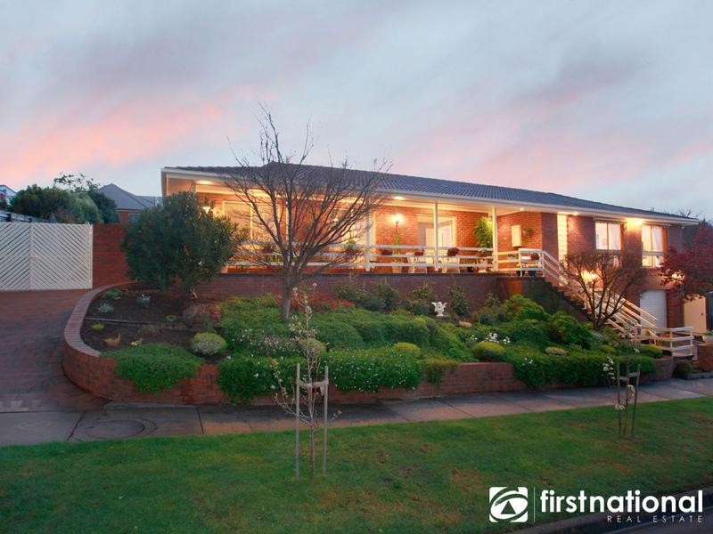 5 Shannon Way, Berwick VIC 3806