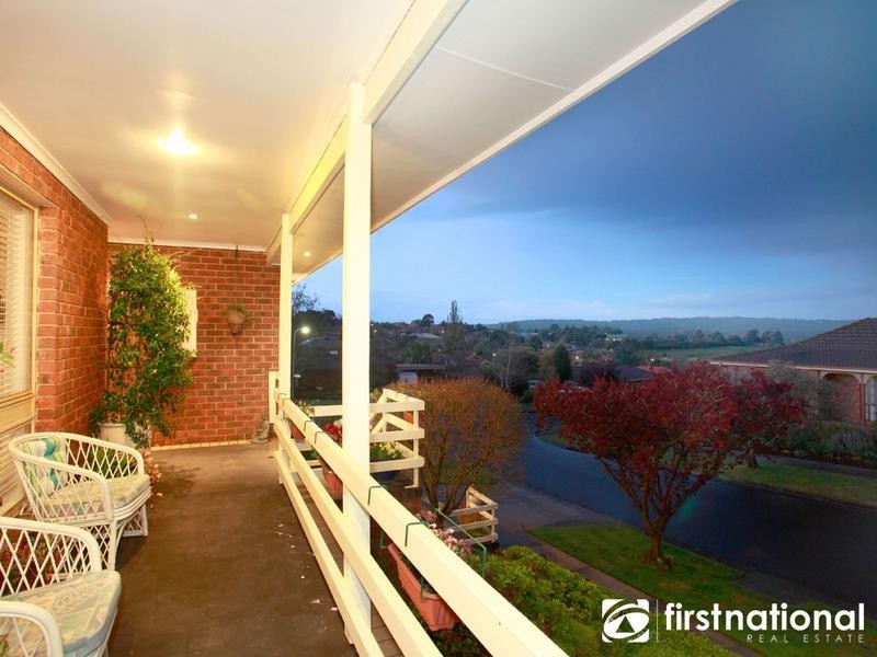 5 Shannon Way, Berwick VIC 3806