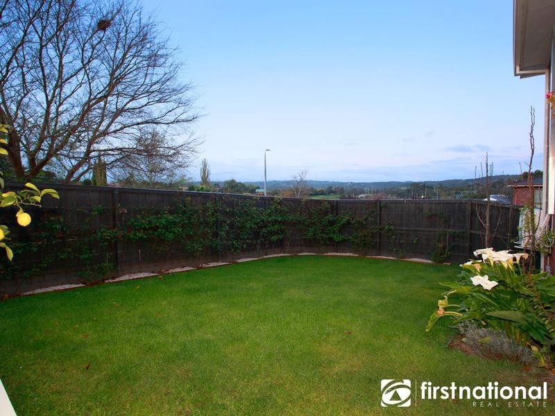 5 Shannon Way, Berwick VIC 3806