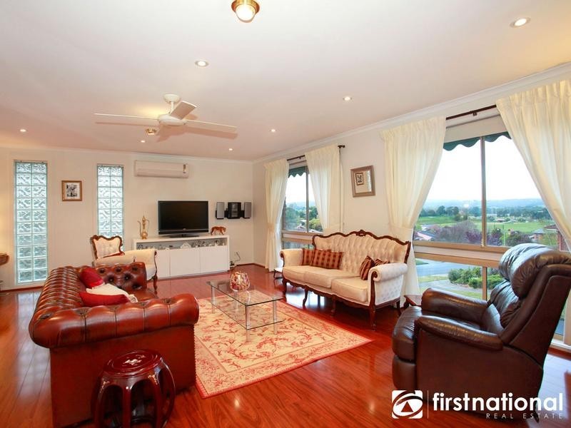 5 Shannon Way, Berwick VIC 3806