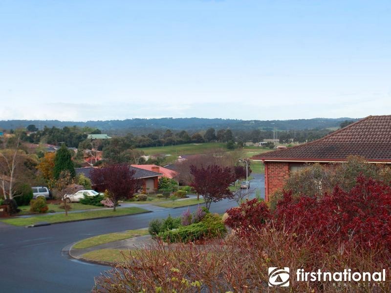 5 Shannon Way, Berwick VIC 3806