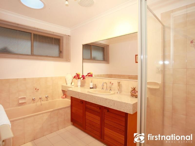 5 Shannon Way, Berwick VIC 3806