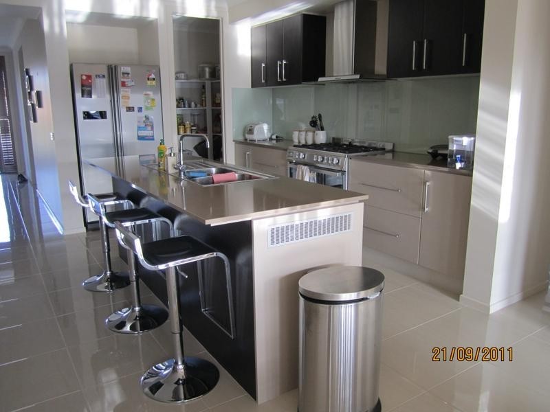 7 Honey Court, Berwick VIC 3806