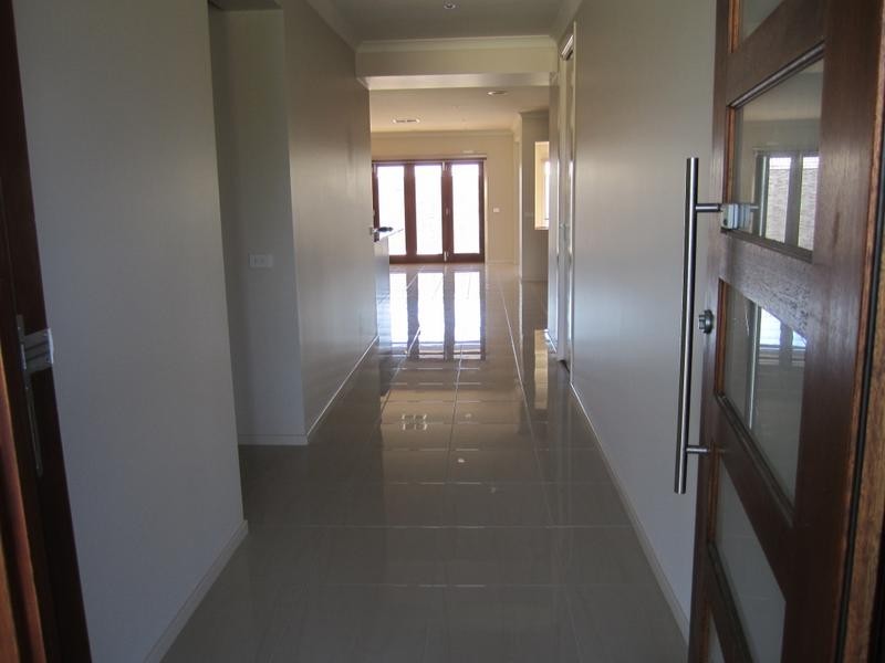 7 Honey Court, Berwick VIC 3806