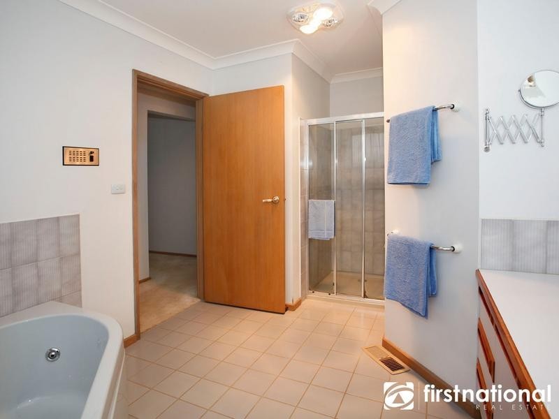 7 Reginald Close, Berwick VIC 3806