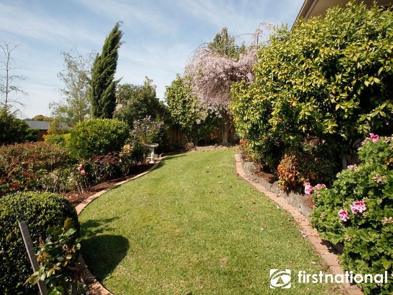 7 Reginald Close, Berwick VIC 3806