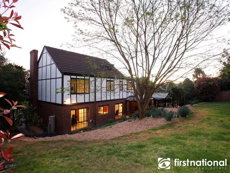 9 Graneel Grove, Berwick VIC 3806