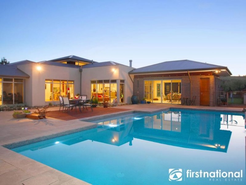 8-12 Glen Moidart Drive, Berwick VIC 3806