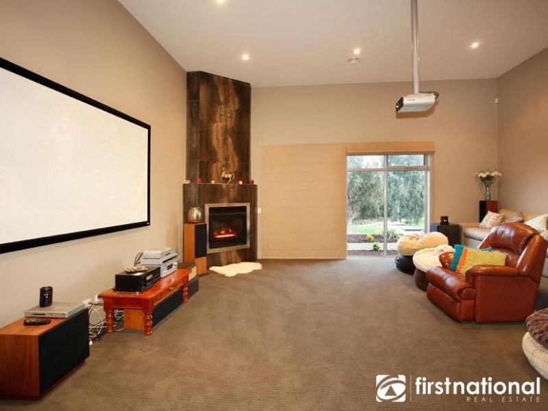 8-12 Glen Moidart Drive, Berwick VIC 3806