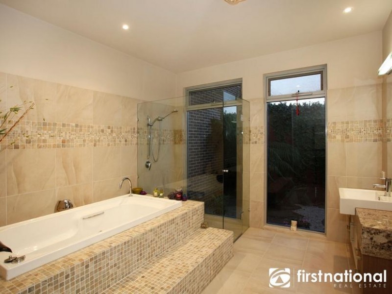 8-12 Glen Moidart Drive, Berwick VIC 3806