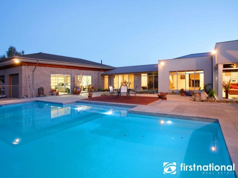 8-12 Glen Moidart Drive, Berwick VIC 3806