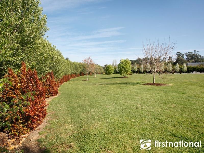 8-12 Glen Moidart Drive, Berwick VIC 3806