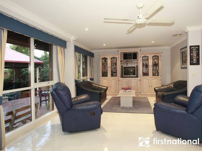 38 Crystal Brook Court, Narre Warren South VIC 3805