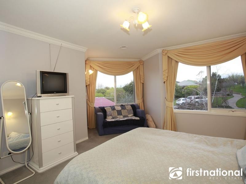 38 Crystal Brook Court, Narre Warren South VIC 3805