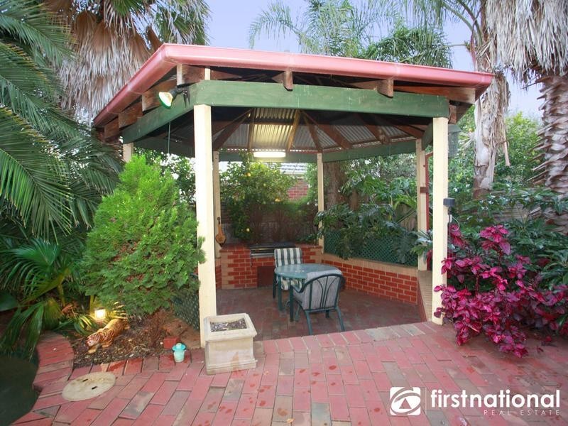 38 Crystal Brook Court, Narre Warren South VIC 3805