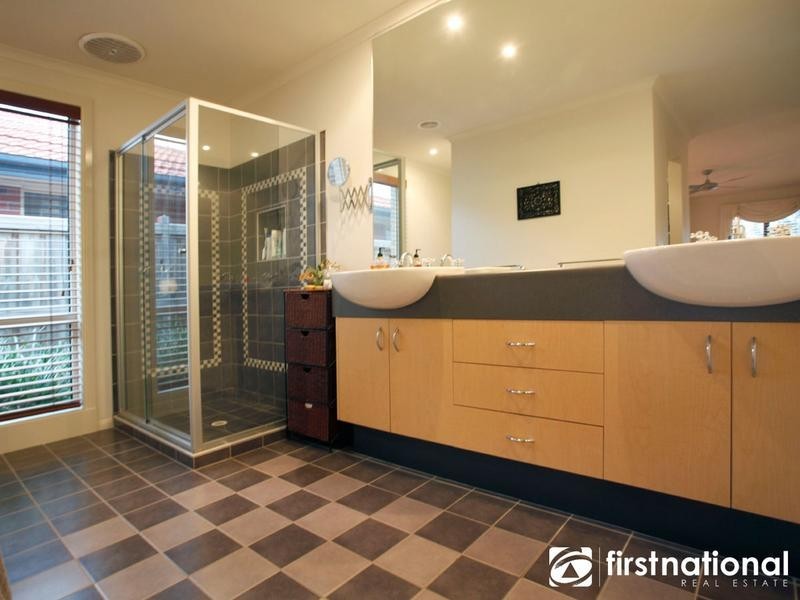 14 Spoonbill Street, Berwick VIC 3806