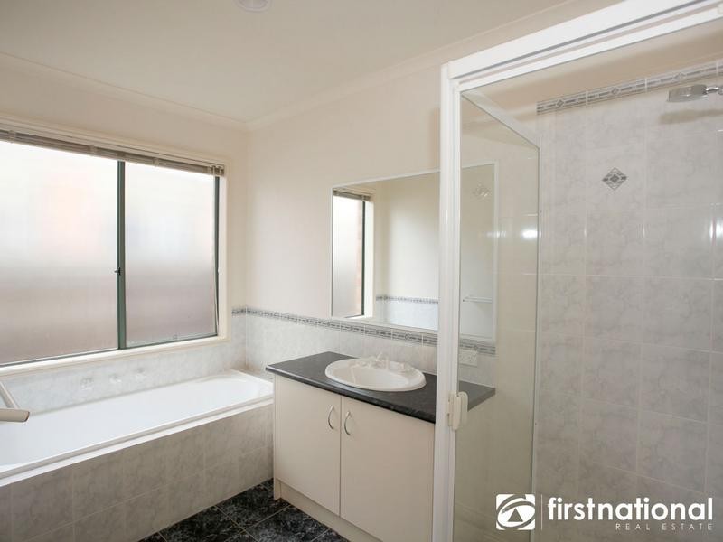 23 Grand Arch Way, Berwick VIC 3806