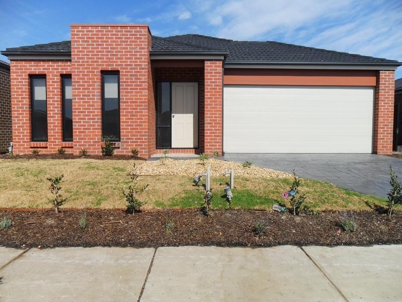 80 Selandra Boulevard, Clyde North VIC 3978