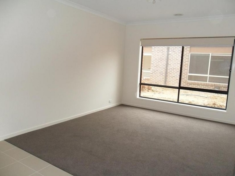 80 Selandra Boulevard, Clyde North VIC 3978