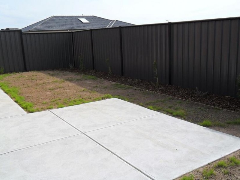 80 Selandra Boulevard, Clyde North VIC 3978