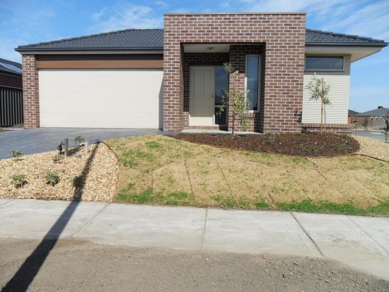 78 Selandra Boulevard, Clyde North VIC 3978