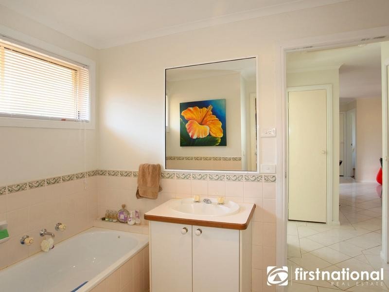 52A Lake View Drive, Narre Warren South VIC 3805