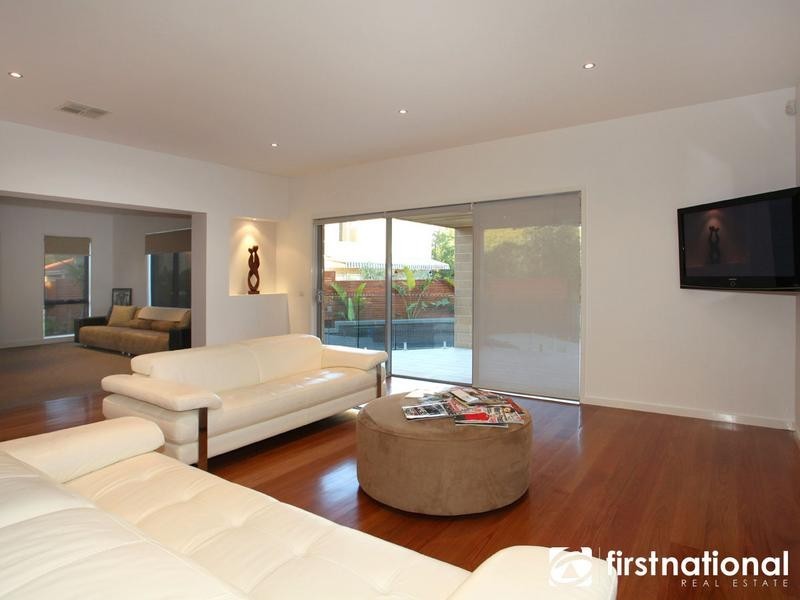 6 Talinga Court, Berwick VIC 3806