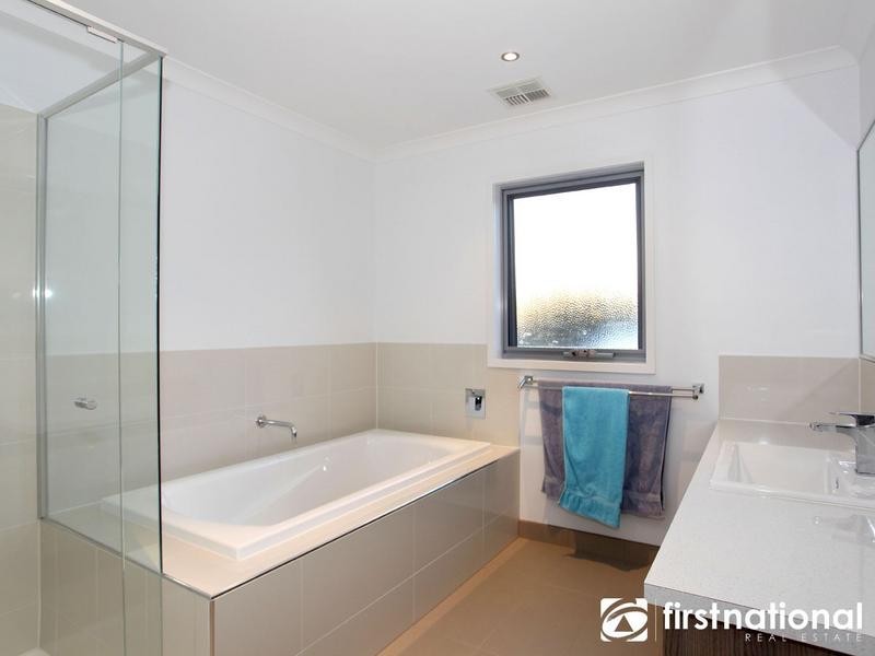 6 Talinga Court, Berwick VIC 3806