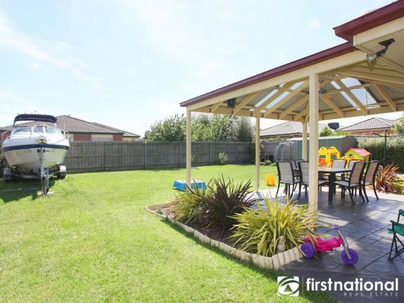 13 Dickson Mews, Berwick VIC 3806