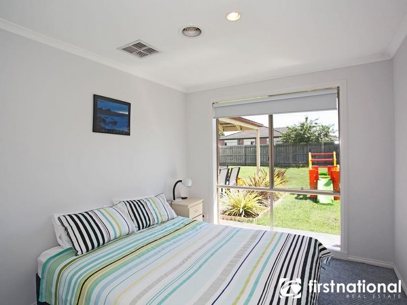 13 Dickson Mews, Berwick VIC 3806