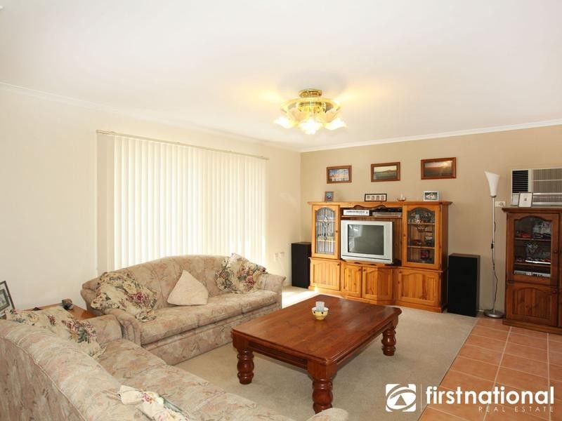 33 Girvan Circuit, Endeavour Hills VIC 3802