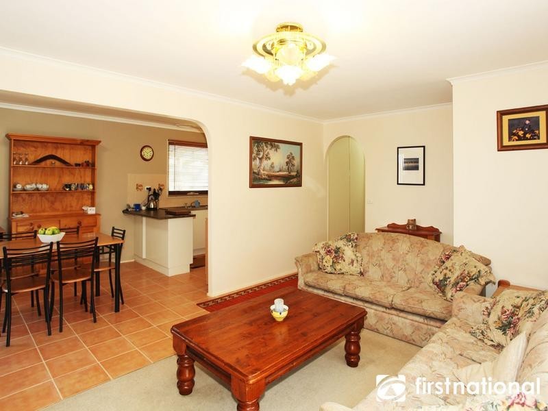 33 Girvan Circuit, Endeavour Hills VIC 3802