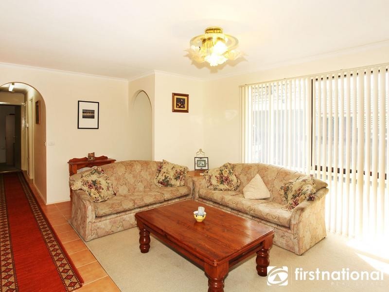 33 Girvan Circuit, Endeavour Hills VIC 3802