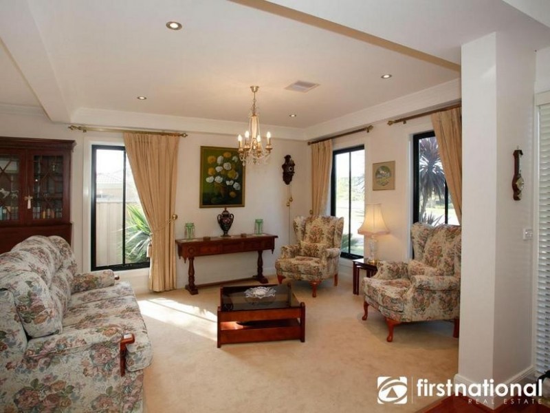 14 Canberra Avenue, Berwick VIC 3806