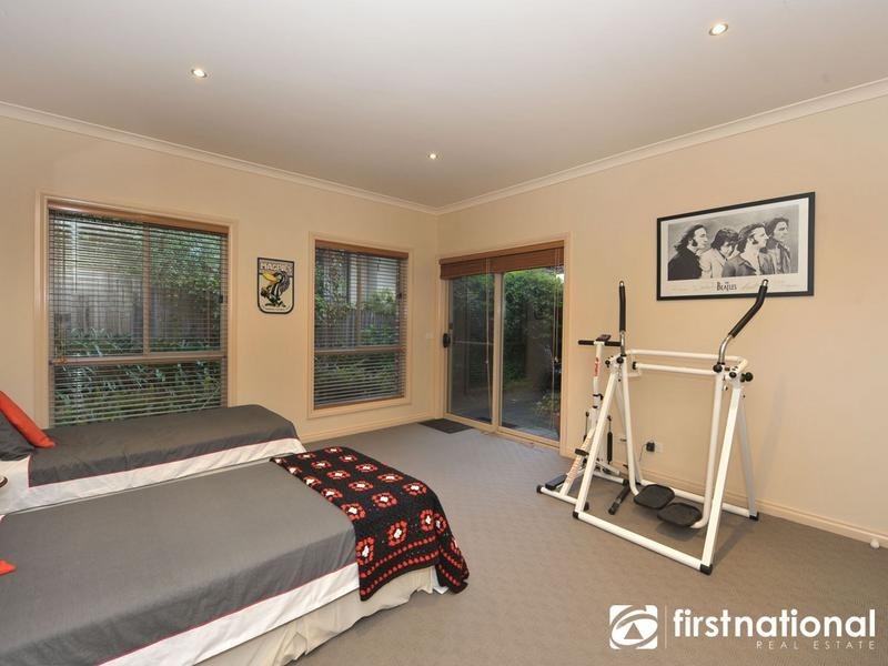 2/68 Inglis Road, Berwick VIC 3806