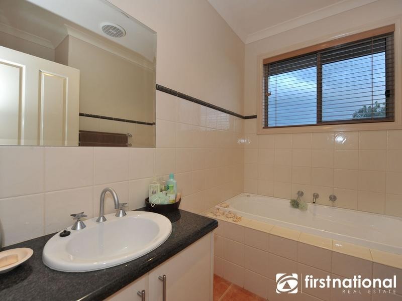 2/68 Inglis Road, Berwick VIC 3806