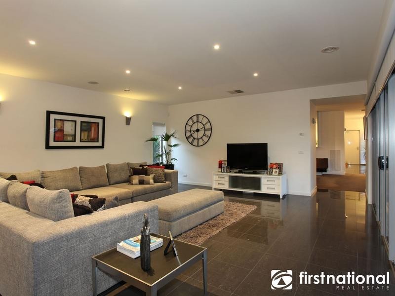 15 Chase Boulevard, Berwick VIC 3806