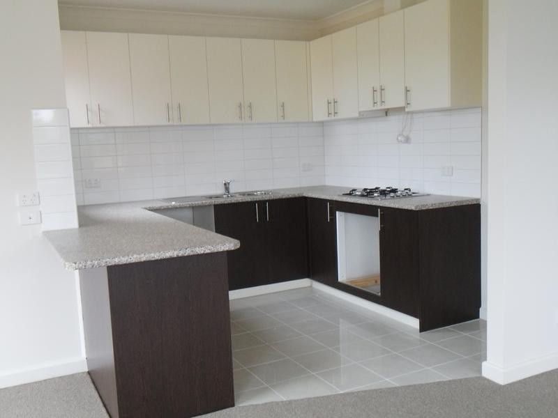 2/4 Young Road, Hallam VIC 3803