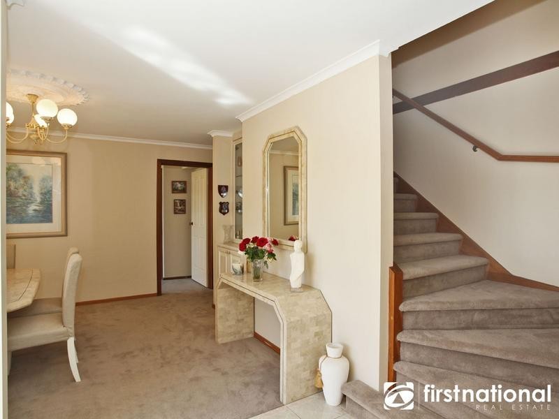 2 Lawrence Drive, Berwick VIC 3806