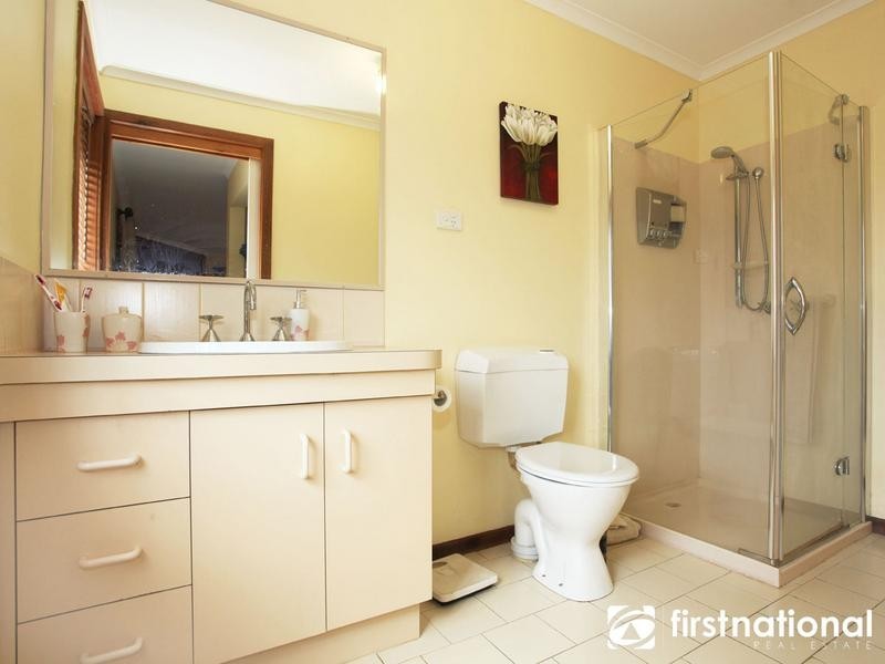 2 Lawrence Drive, Berwick VIC 3806