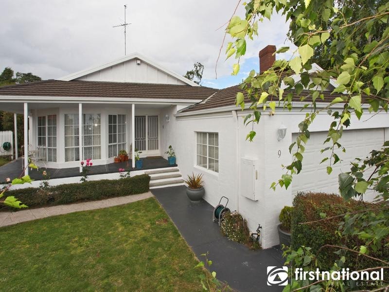 9 Andval Court, Berwick VIC 3806